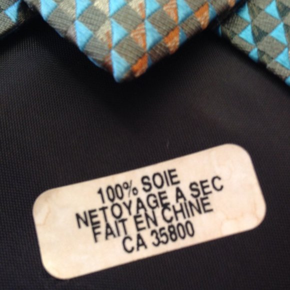 Kenneth Cole Reaction Silk Tie - Picture 4 of 7